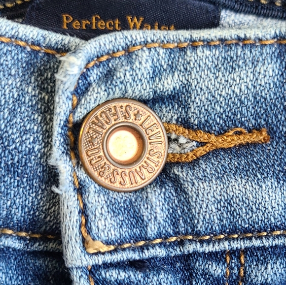 (1468) Levi Strauss Woman's Perfect Waist  525 Blue Jeans, Size: 8M Color: Blue - Picture 13 of 15